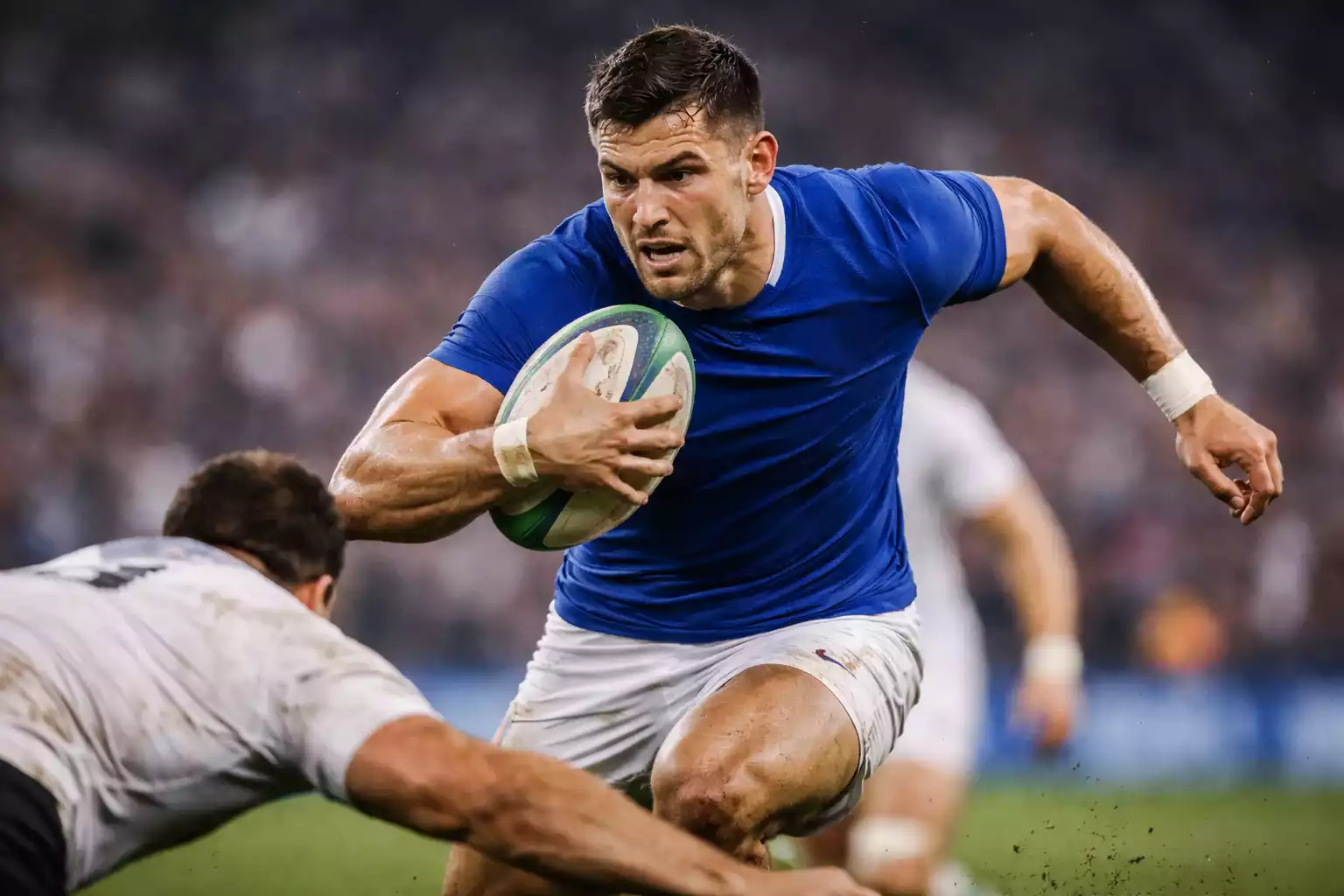 Joueur français portant le ballon ovale face aux adversaires